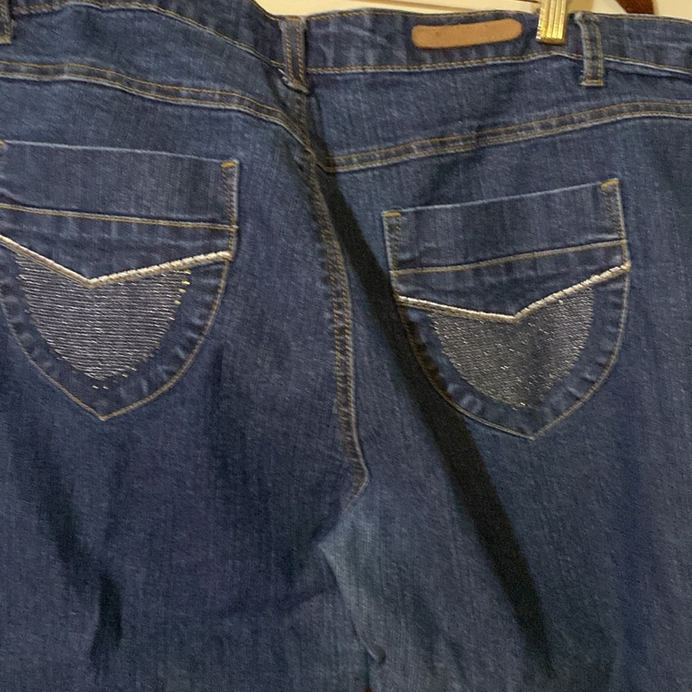 Capris - Picture 4 of 4